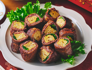 写真：牛肉のだし巻き卵巻き