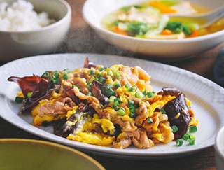 写真：卵ときくらげの中華風炒め物