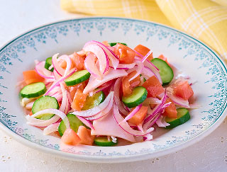 写真：ハムと紫玉ねぎのマリネ