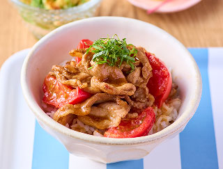 写真：豚トマト丼