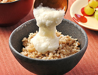 写真：麦とろ丼